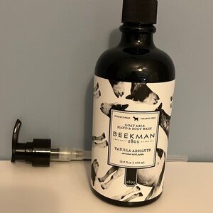 Beekman 1802 Vanilla Absolute Goat Milk Body Wash - Black and White